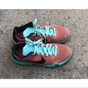 Big Kids Nike Kobe X size 6.5y